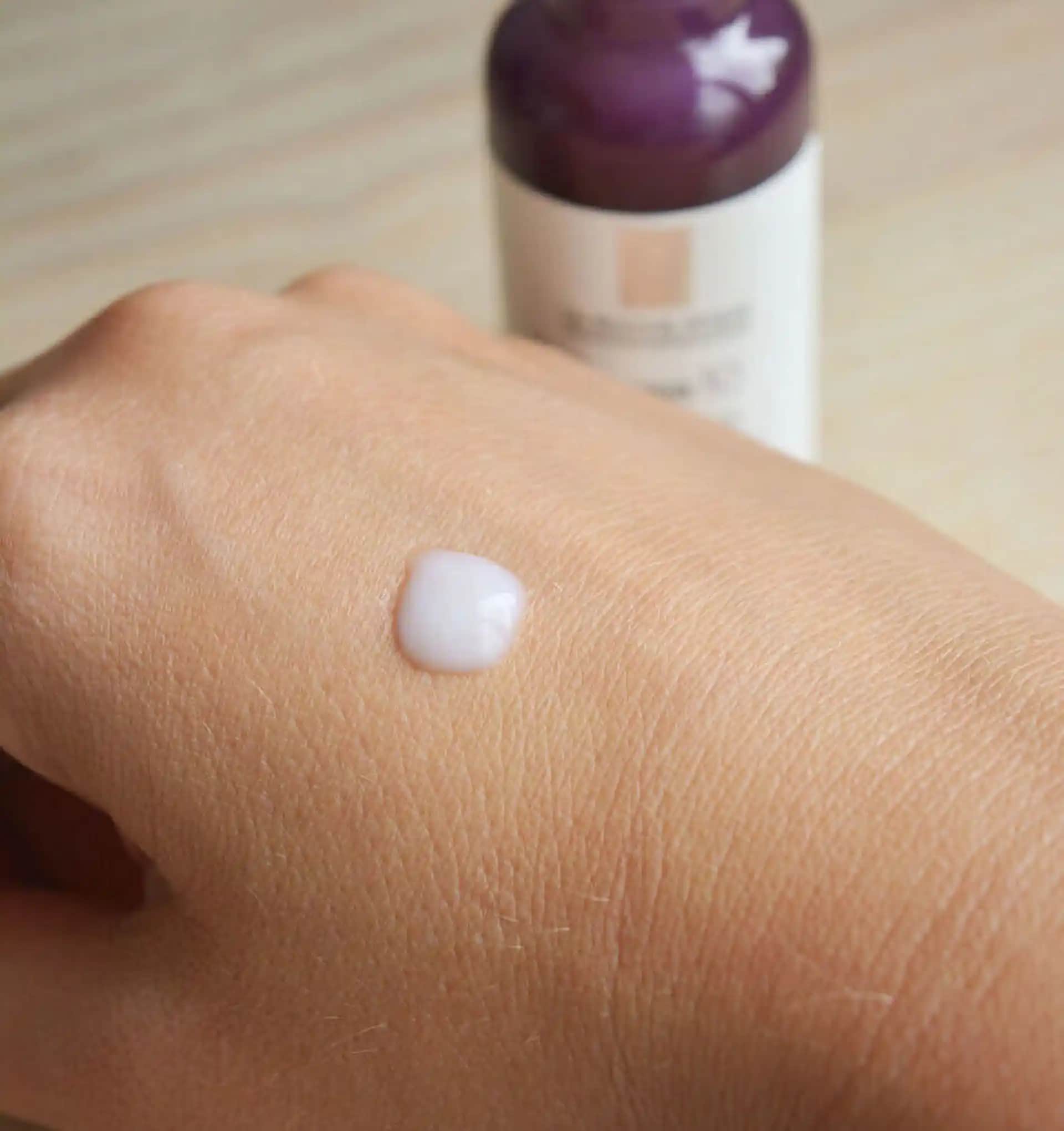 Niacinamide Kullanımı ve Etkili Uygulama Yöntemleri Cilt Sağlığını Destekler