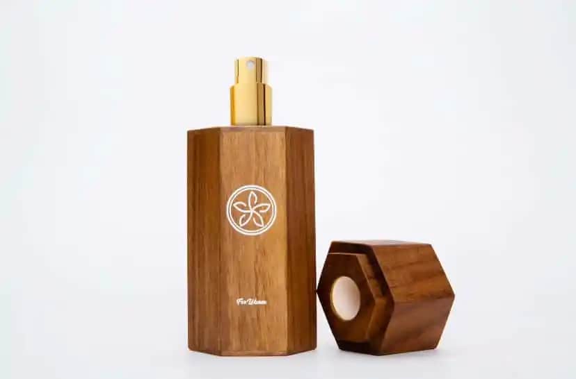 Organik ve Doğal Parfümler: Sağlıklı ve Çevre Dostu Güzellik Seçenekleri