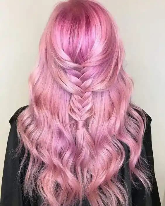 Pembe Saç Modelleri ve Bakım İpuçlarıyla Kendinize Özgü Stil Yaratın