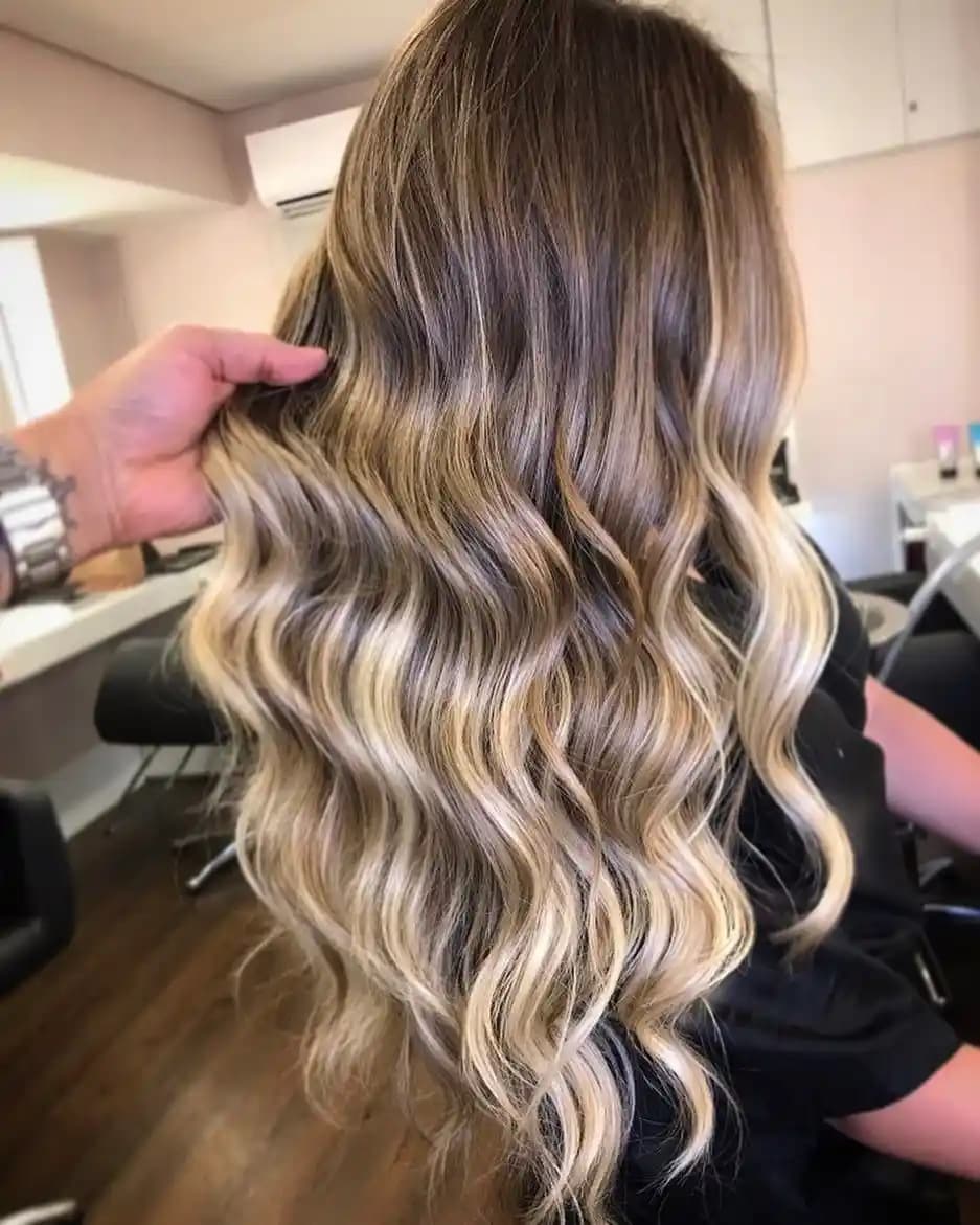 Saç Modelleri ve Boya Trendleri 2024: Güncel ve İlgi Çekici Seçenekler