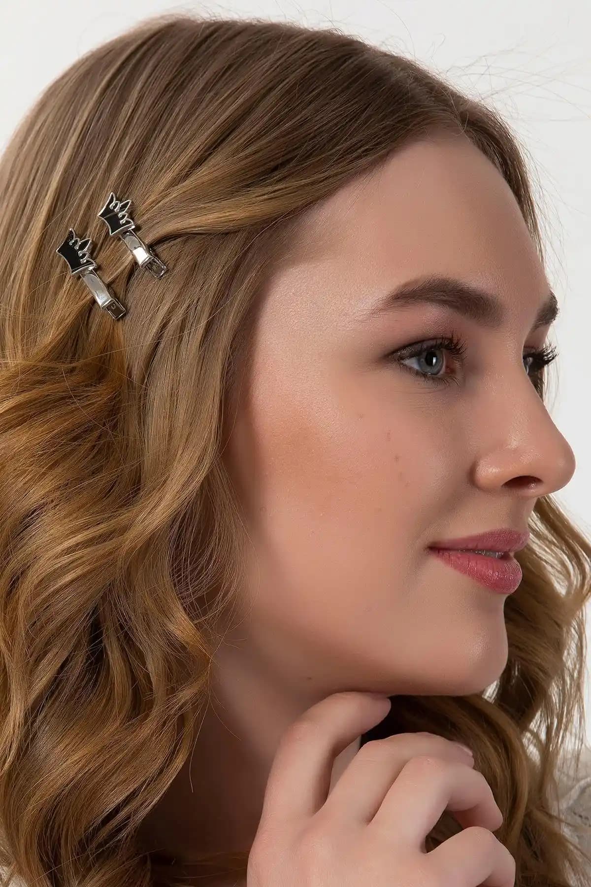 Saç Tokaları ve Kozmetikteki Yeri: Trendler, Modeller ve Kullanım İpuçları