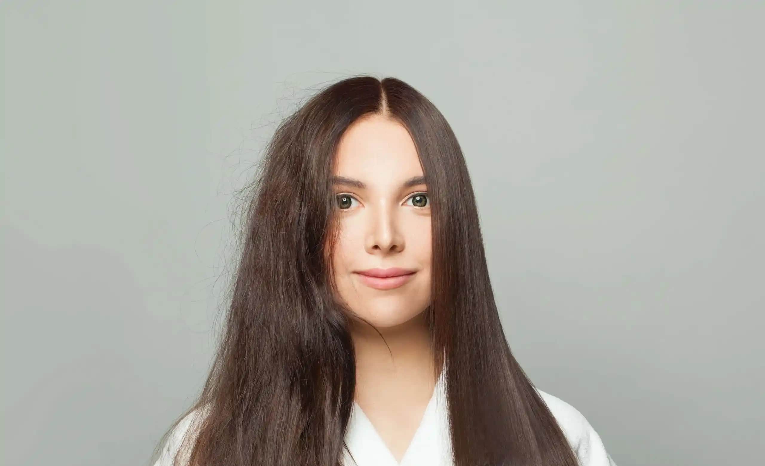 Saçların Elektriklenmesini Önlemenin Etkili ve Pratik Yolları