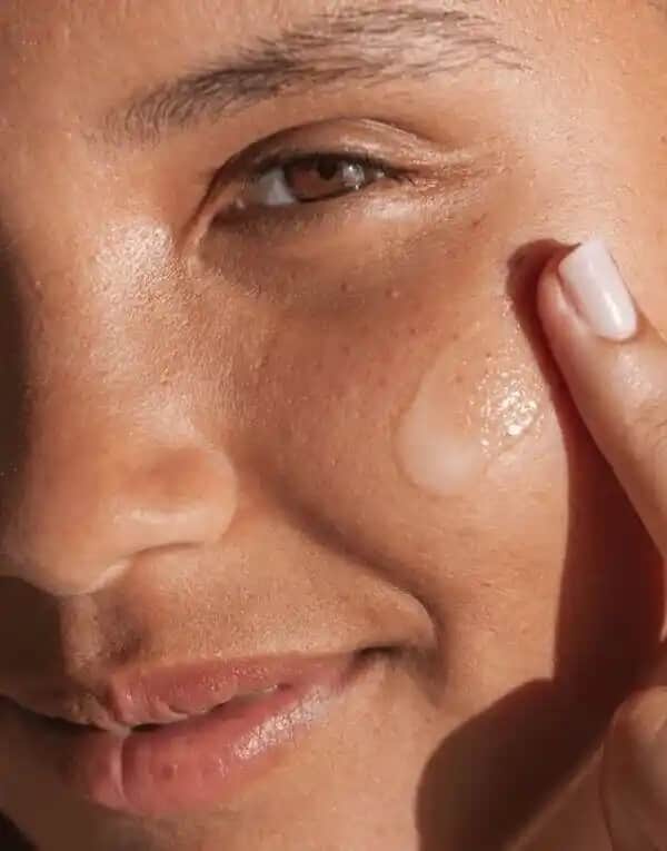 Salisilik Asit Cildi Kusturur Mu ve Güvenli Kullanım İpuçları