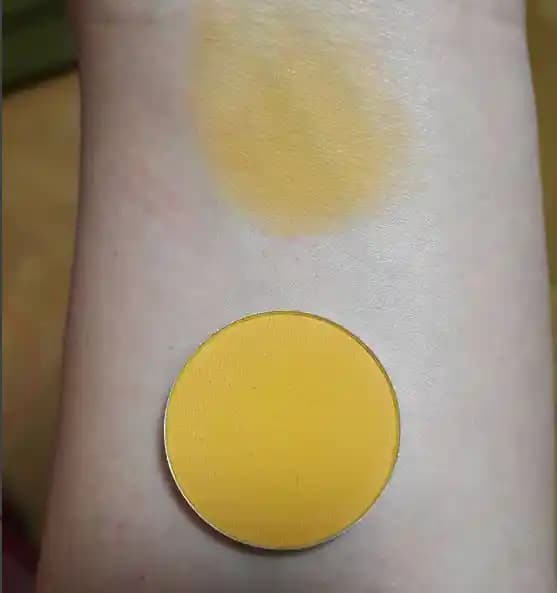 Sarı Farların Kozmetik Dünyasındaki Yeri ve Makyajda Kullanım İpuçları