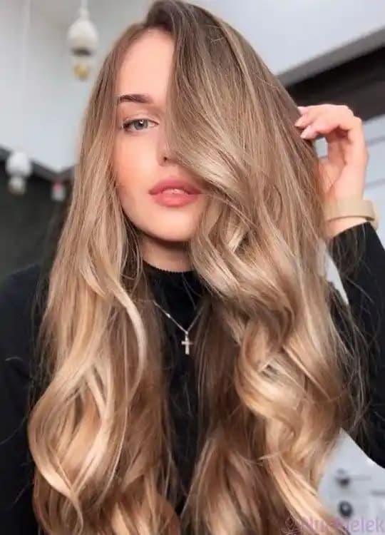 Sarı ve Kumral Saç Renkleri: Çeşitleri, Bakım İpuçları ve Moda Trendleri