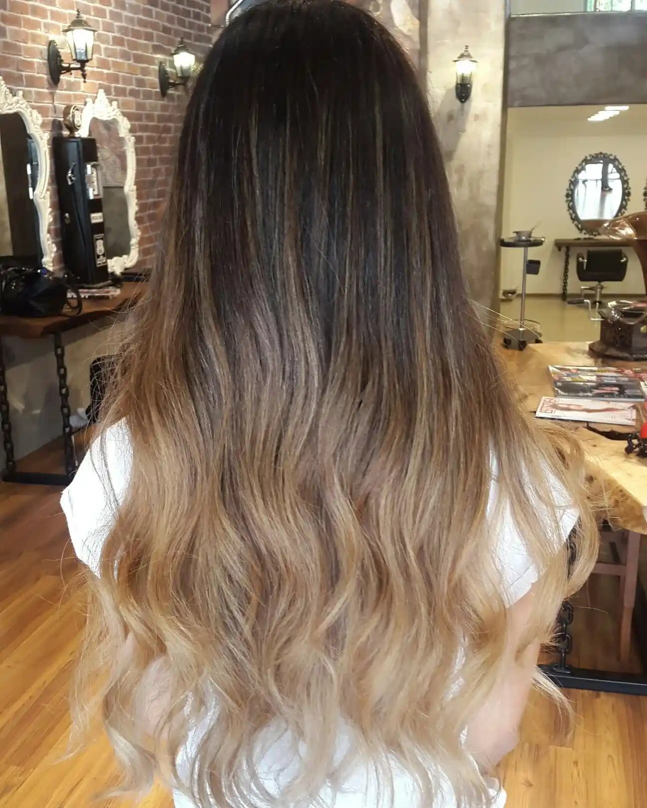 Sarı ve Siyah Saç Modelleri: Trendleri ve Farklı Stil Seçenekleriyle Kendinizi Yansıtın