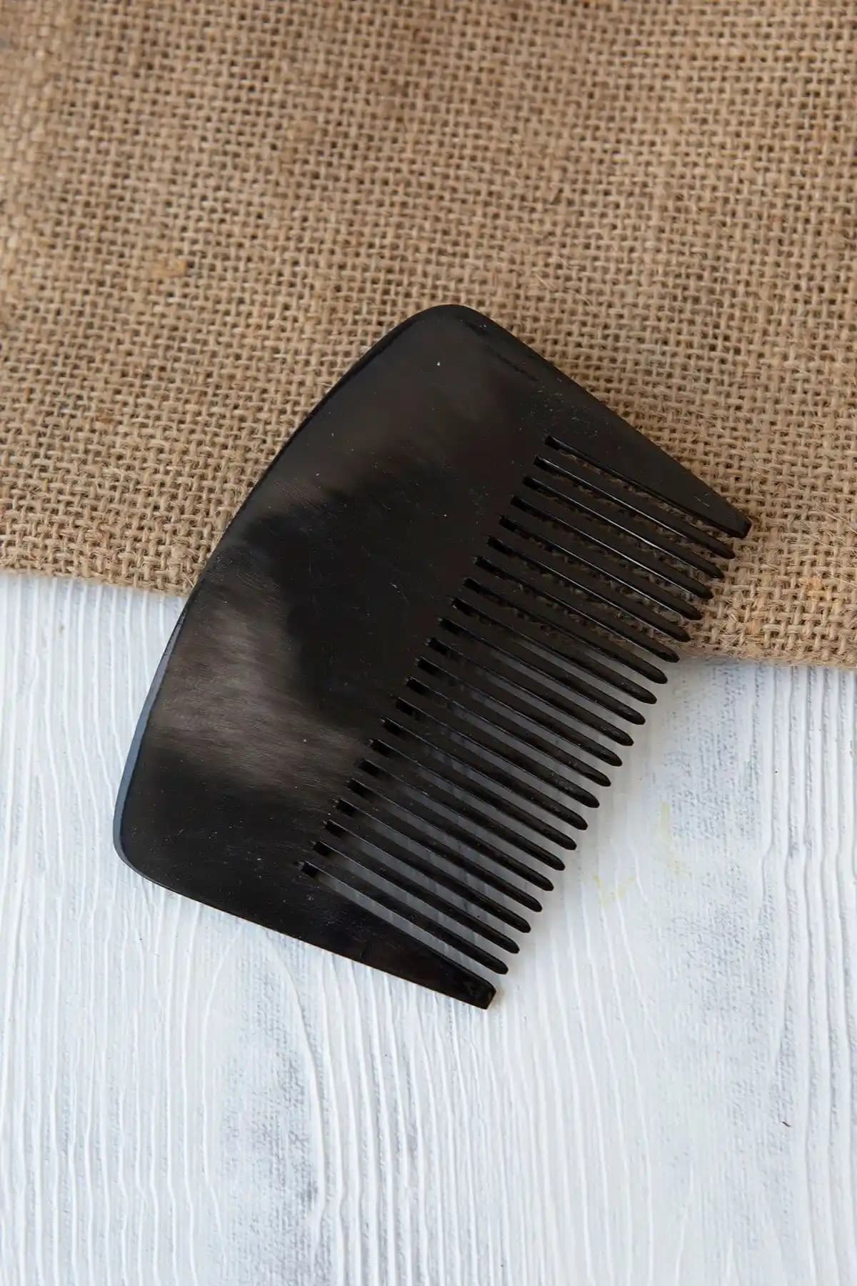 Sık Dişli Taraklar ile Saç Bakımında Etkili ve Güvenilir Yöntemler