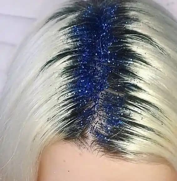 Simli Saç Modelleri: Güncel Trendler ve Bakım İpuçlarıyla Parlak Güzellik