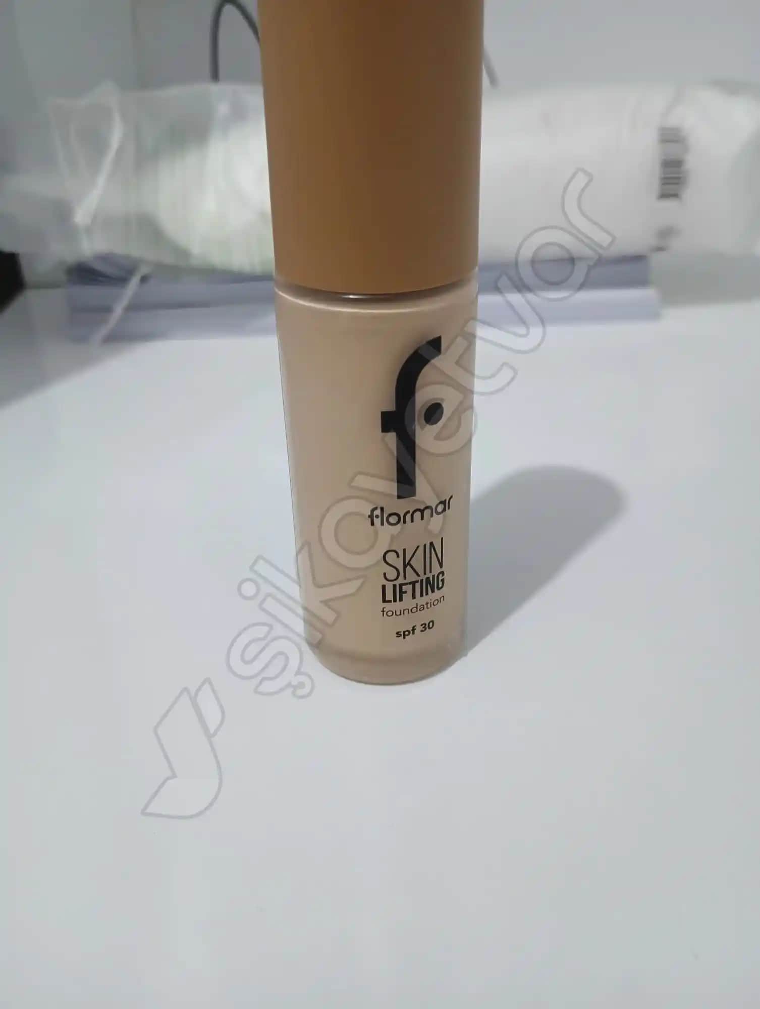 Sivilce Yapmayan Fondötenler: Cilt Sağlığına Uygun Güvenilir Seçenekler