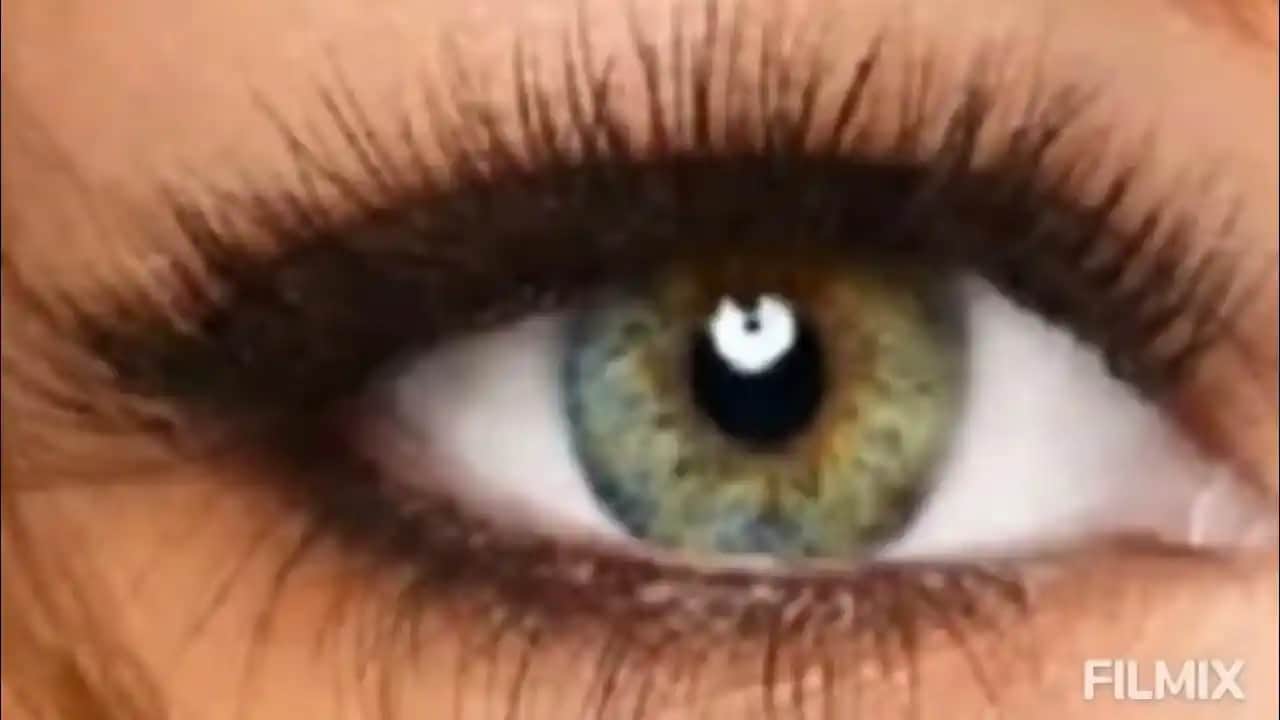 Şok Rimel ile Gözlerinize Renk ve Hacim Katmanın İncelikleri