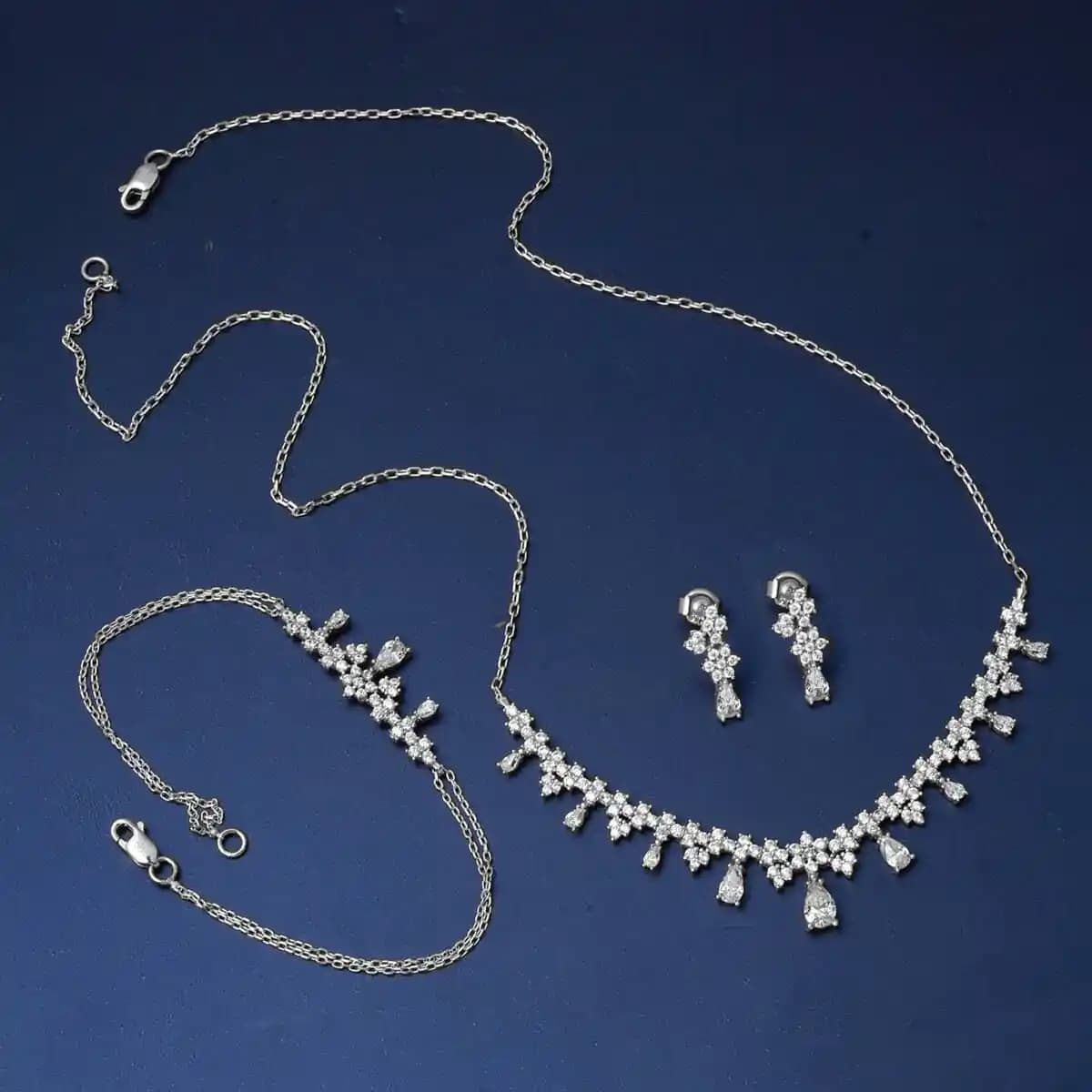 Söz Takı Setleri: Şıklık ve Anlam Yüksekliğiyle Öne Çıkan Takı Seçenekleri