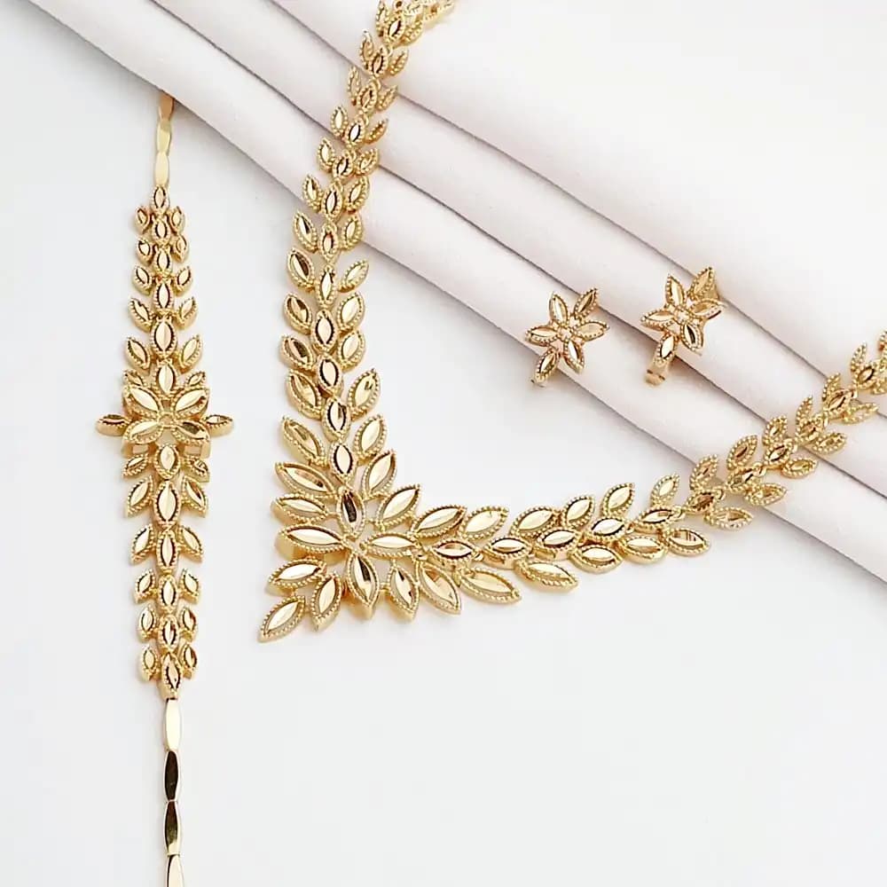 Takıların Güzellik ve Kozmetikteki Yeri: Trendler ve Kültürel Önemi