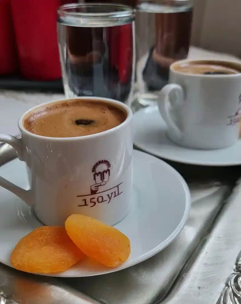 Türk Kahvesinin Saç Sağlığına Faydaları ve Doğal Bakım Yöntemleri