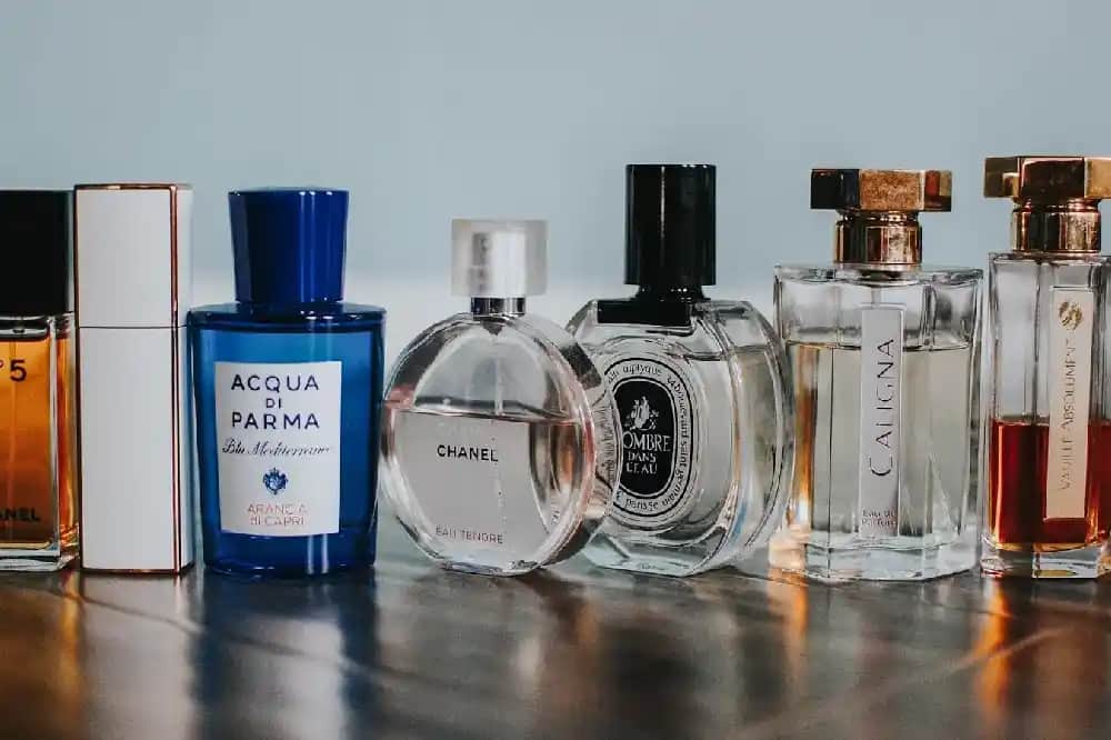 Ünlü Parfüm Markaları ve Güncel Trendler: Seçim ve Sektör Analizi