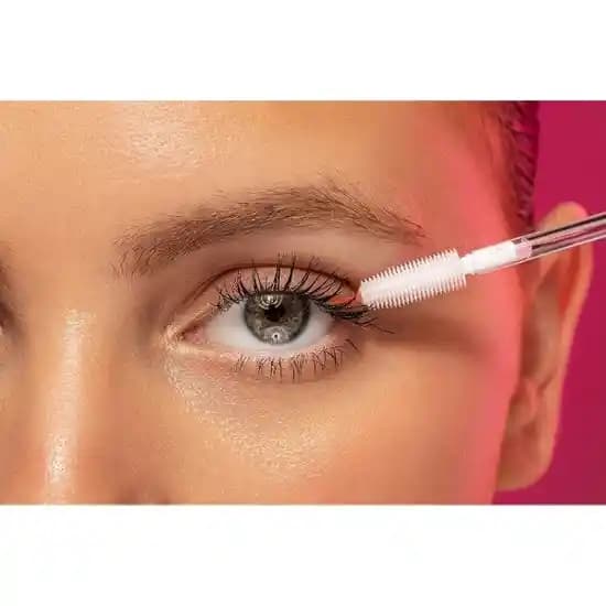 Wet n Wild Kirpik Serumu ile Güçlü ve Dolgun Kirpikler İçin Etkili Bakım Rehberi