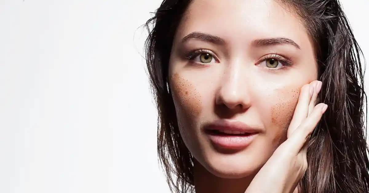 Yağlı Ciltler İçin Peeling Rehberi: En Etkili Yöntemler ve Ürünler