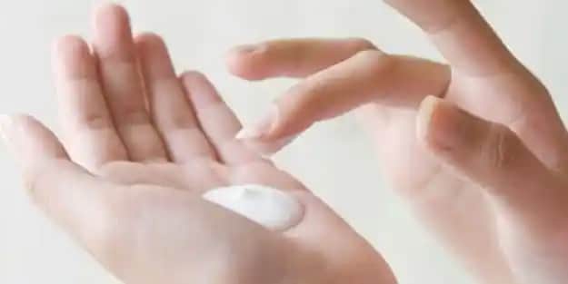 Yağlı Krem Lekeleri Nasıl Çıkarılır En Etkili Yöntemler ve İpuçları