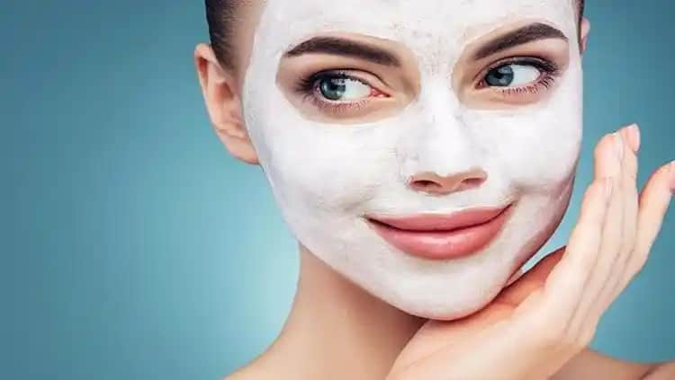 Yatmadan Önce Yüzü Bebek Pudrası ile Temizleme ve Bakım Yöntemleri