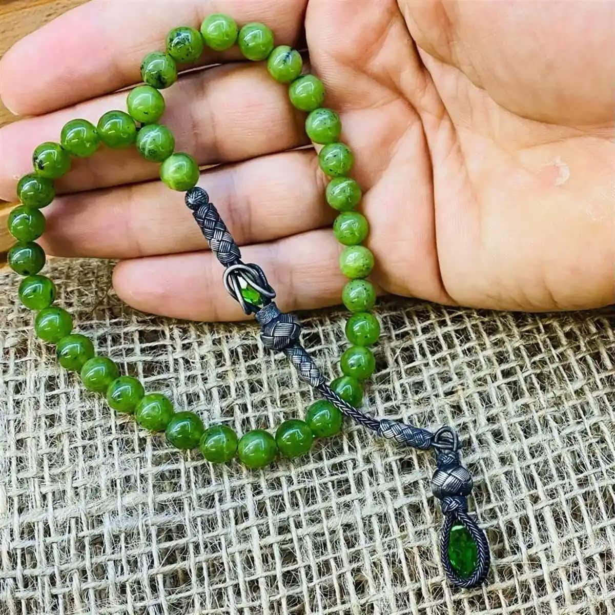 Yeşim Taşı Kullanımı ve Faydaları: Doğal Güzellik İçin Etkili Bir Rehber