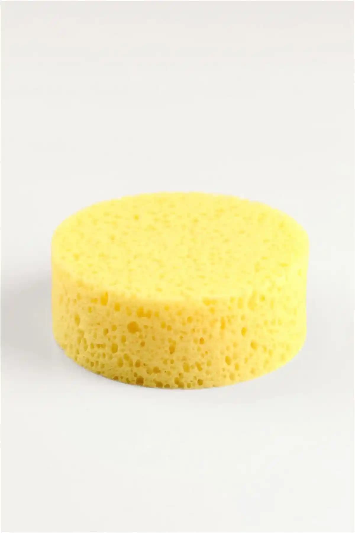 Yuvarlak Sünger Nedir Kullanım Alanları ve Bakım İpuçlarıyla Çok Yönlü Bir Makyaj Aracı