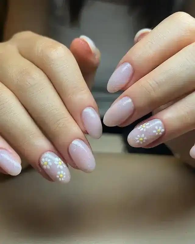 Yuvarlak Tırnaklar: Estetik ve Bakımın En Pratik ve Şık Yolu