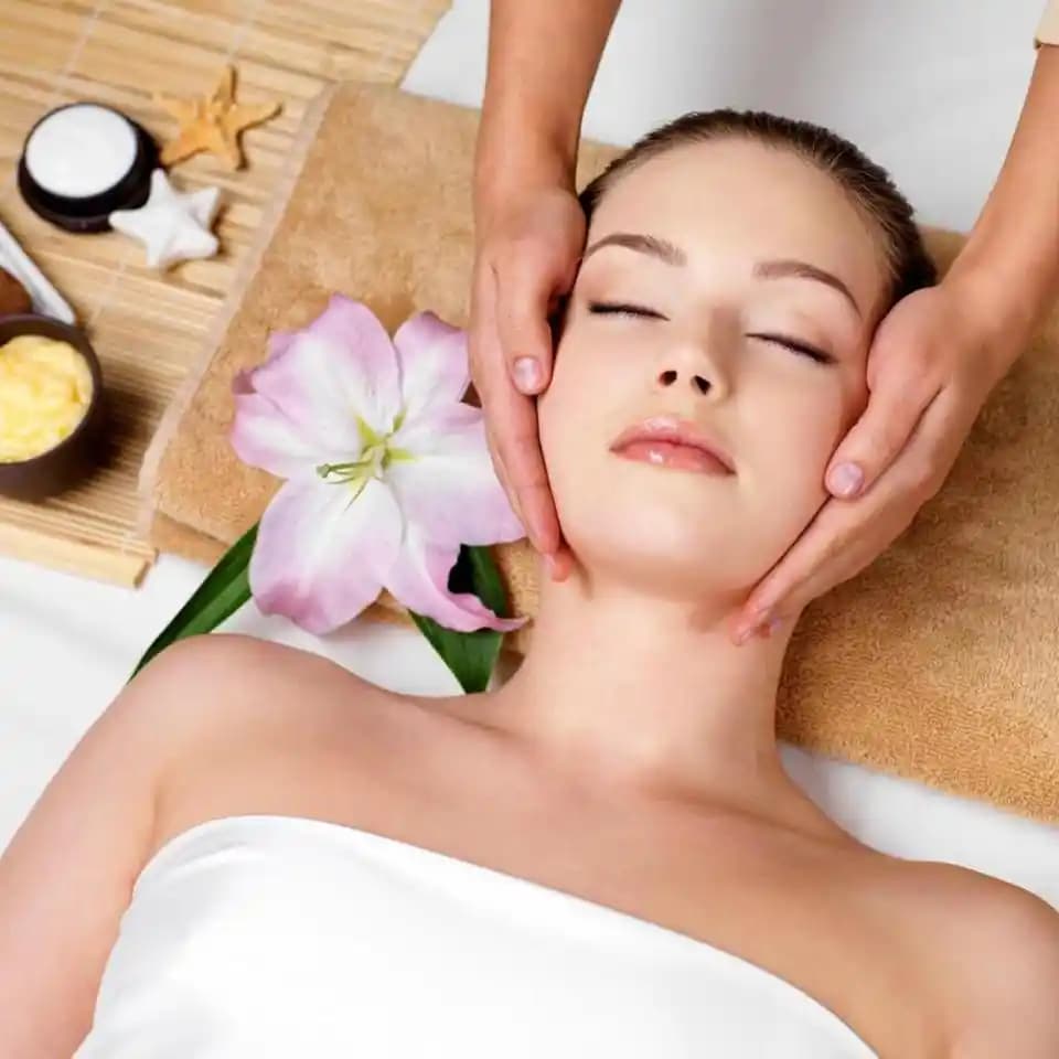 Yüz Bakımı Temel Prensipleri ve Doğal Çözümlerle Cilt Sağlığını Koruma