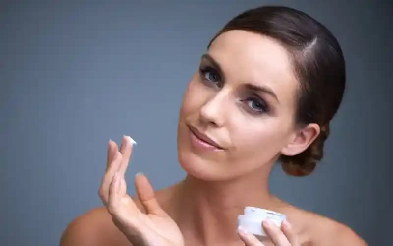 Yüz Nemlendirme Yöntemleri ve Cilt Sağlığı İçin En İyi Uygulamalar