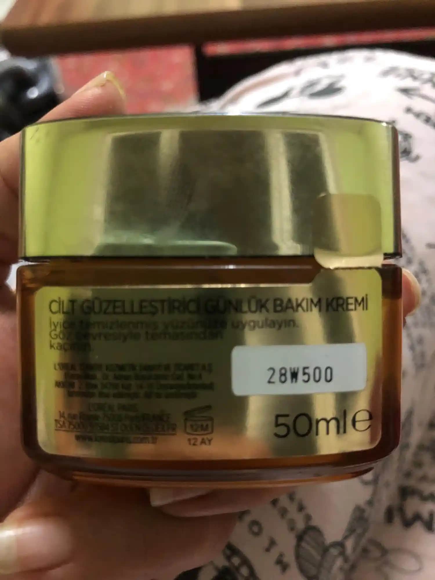 Yüzde Yanma Nedir ve Kozmetik Ürünlerde Güvenli Kullanım İpuçları