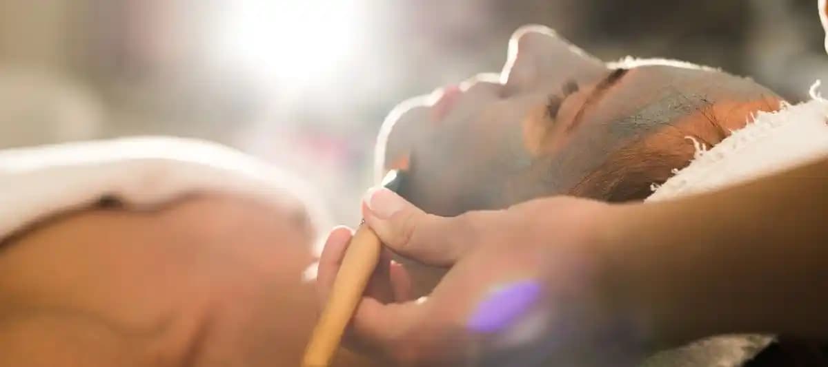 Yüzdeki Lekeleri Gidermenin Etkili Yöntemleri ve Uzman Tavsiyeleri