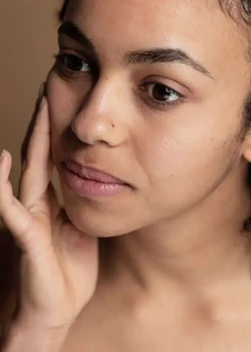 Yüzdeki Renk Eşitsizliği Nedenleri ve Çözüm Yolları Detaylı Rehber