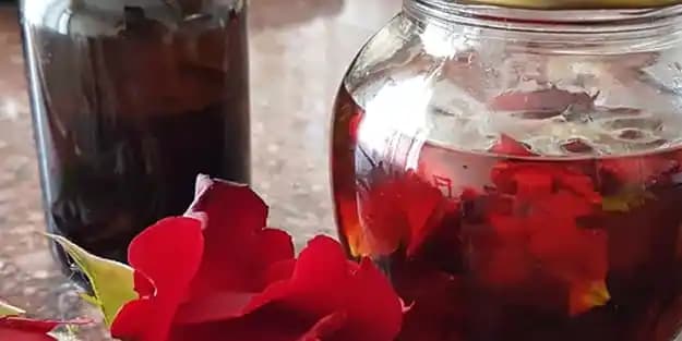 Zeytinyağı ve Gül Yağı Nasıl Yapılır: Doğal Güzellik ve Bakım İksiri Rehberi