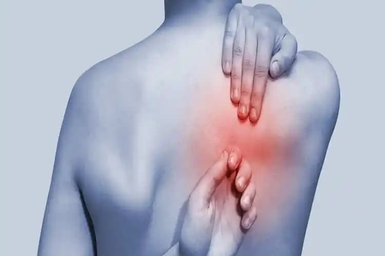 Deride Yanma Hissi Nedenleri ve Kozmetik Ürünlerle İlişkisi Hakkında Bilgi