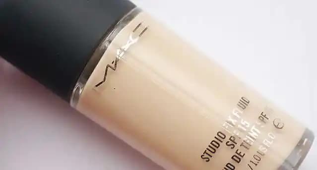 Doğal Fondötenler: Sağlıklı ve Çevre Dostu Makyaj Seçenekleri Hakkında Bilgiler