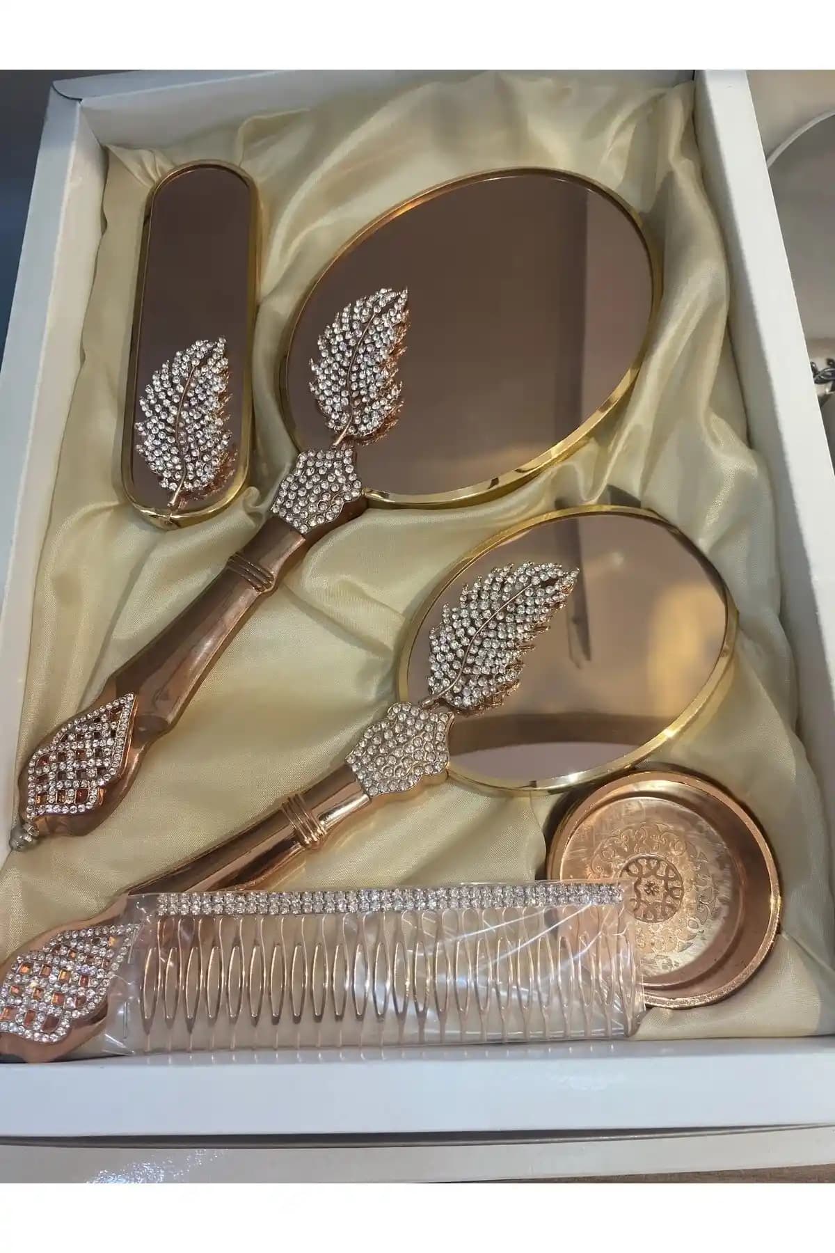 Gelin Tarak Setleri: Saç Bakımında Pratik ve Estetik Çözümler