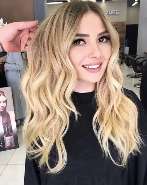 Sarı Saç Boyası Modelleri ve Bakım İpuçları: Çeşitler, Trendler ve Uygulama Yöntemleri