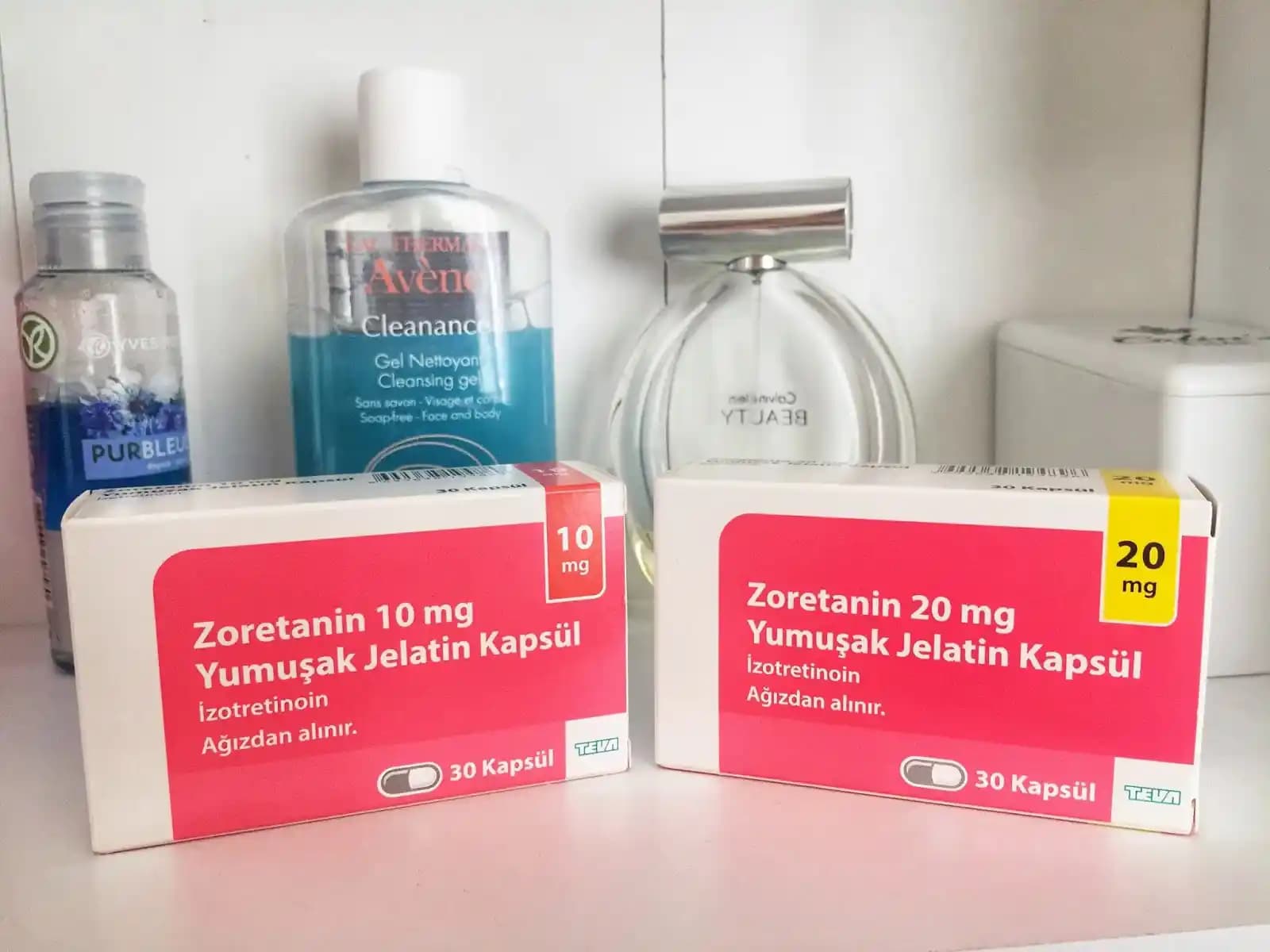 Sivilceyle Mücadelede Etkili Kozmetik Ürünleri ve Güvenilir Tavsiyeler