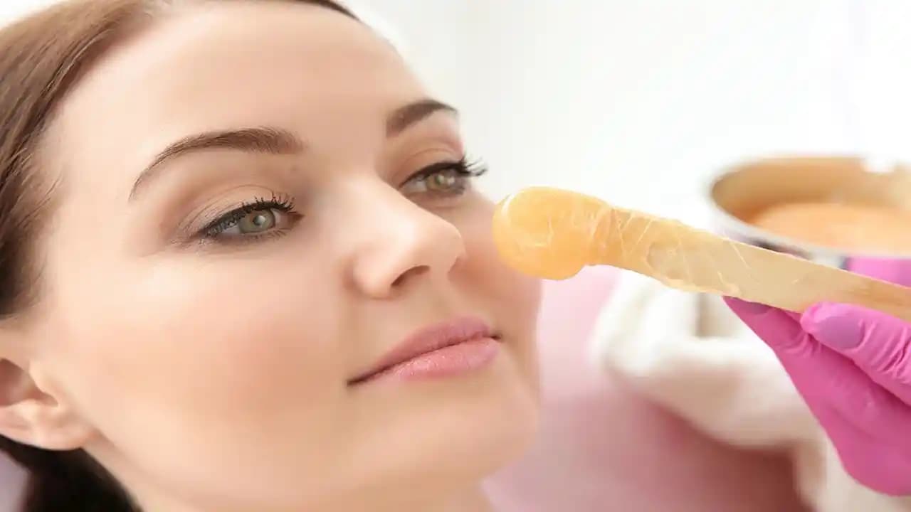 Yüze Ağda Yapmak Güvenli Mi ve Dikkat Edilmesi Gerekenler Nelerdir