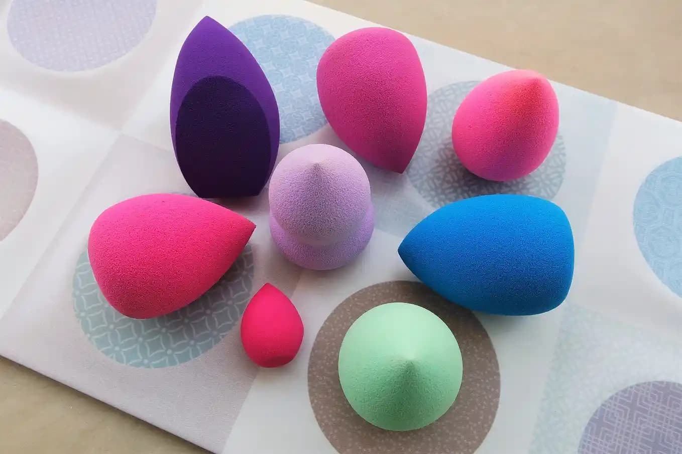 Beauty Blender Nedir? Makyajda Devrim Yaratan Sünger Temelli Fırça Özellikleri ve Kullanım İpuçları