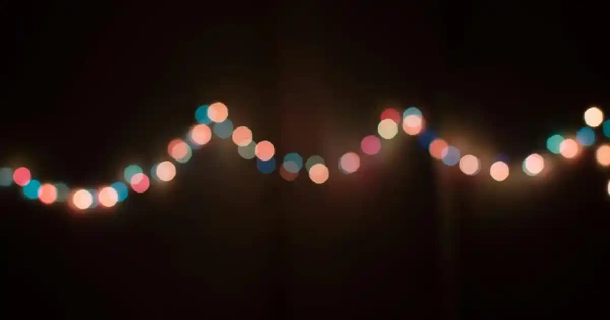 Beyaz Röfle: Doğal Güzelliği Vurgulayan Modern Saç Boyama Tekniği