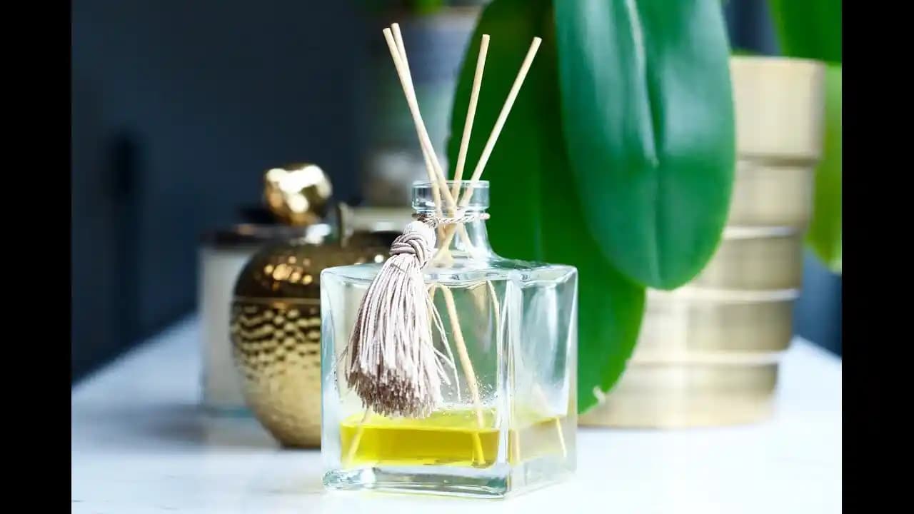 Evde Doğal ve Ekonomik Oda Kokusu Yapımı Rehberi