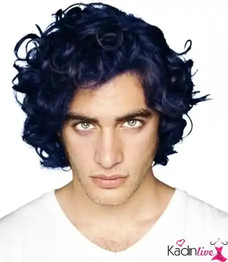 Gece Mavisi Erkek Saç Rengi: Modern ve Cesur Bir Tarz İfadesi İçin Rehber