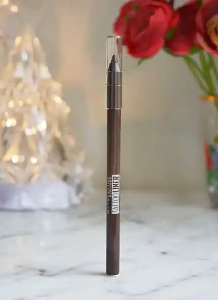 Kahverengi Gözler İçin Kalem Makyajı Rehberi: Renk Seçimi ve Uygulama İpuçları