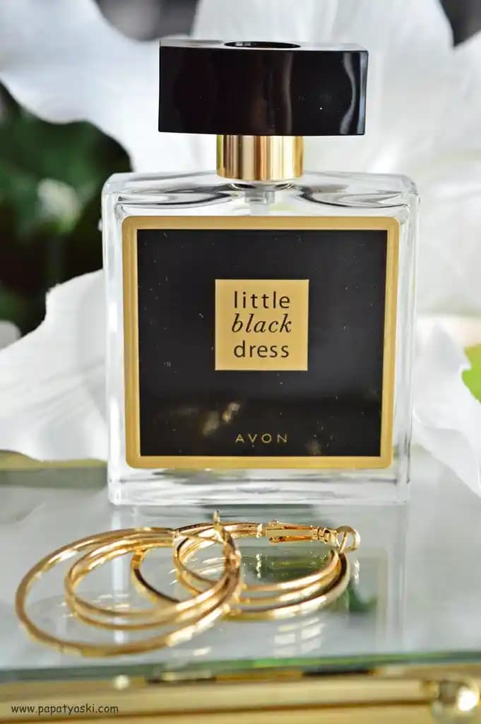 Kozmetikte Little Black Dress Notaları ve Renklerin Estetik Gücü