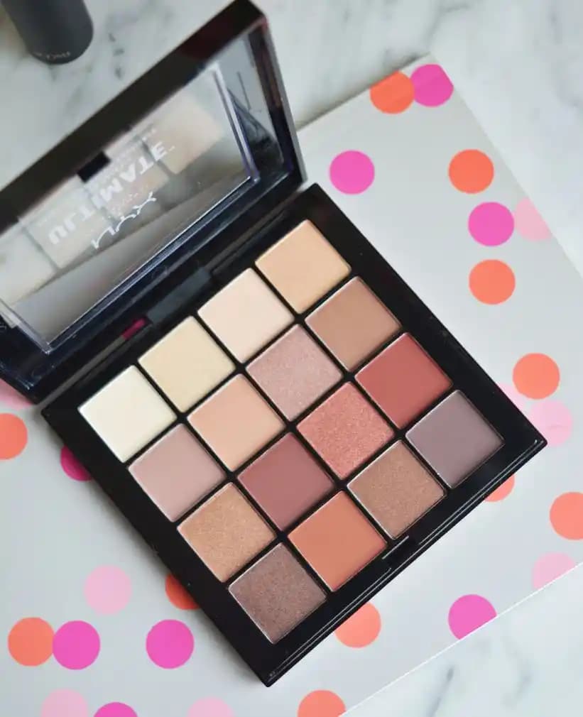 Makyajda 'R' Harfiyle Başlayan Ürünlerin Anlamı ve Popülerlik Durumu