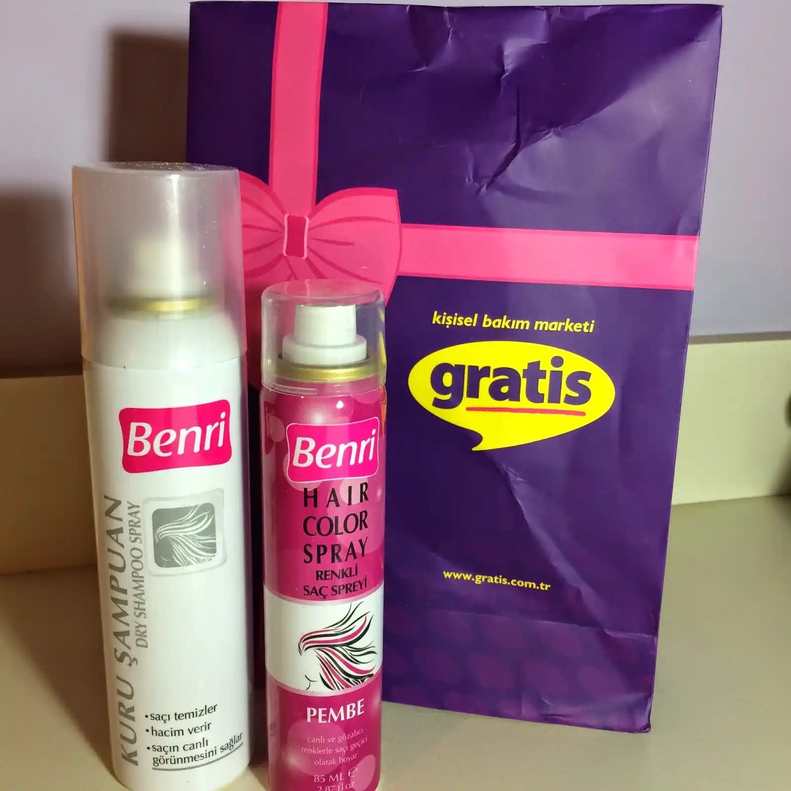 Renkli Saç Spreyleri: Geçici ve Eğlenceli Saç Renkleri ile Kendinizi İfade Edin