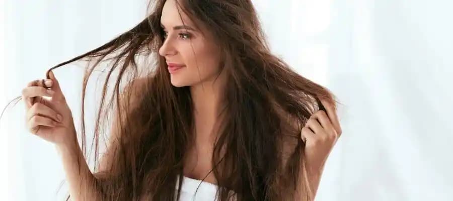Saç Derisi Kuruluğu İçin Etkili Çözüm Yolları ve Doğal Bakım Önerileri