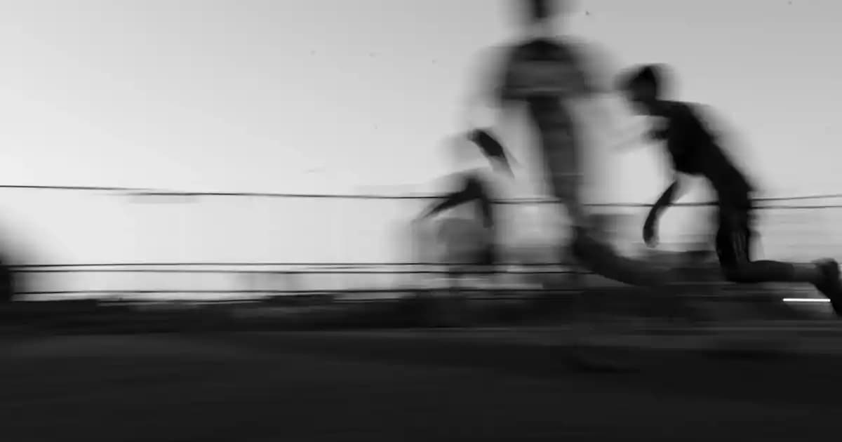 Yüksek Işıklan<dı>rıcı Uygulama Rehberi: Makyajda Parlaklık ve Doğallık Sağlama