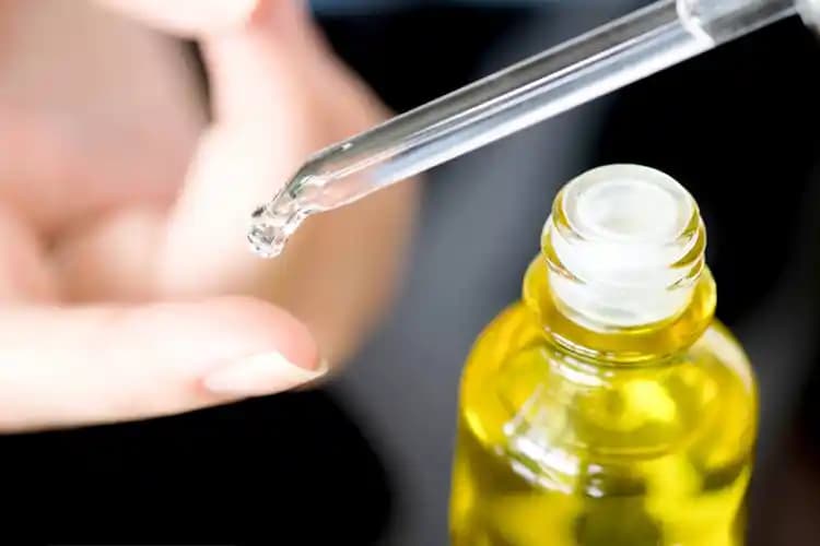 Kantaron Yağının Açık Yaralarda Kullanımı ve Kozmetik Alanındaki Rolü