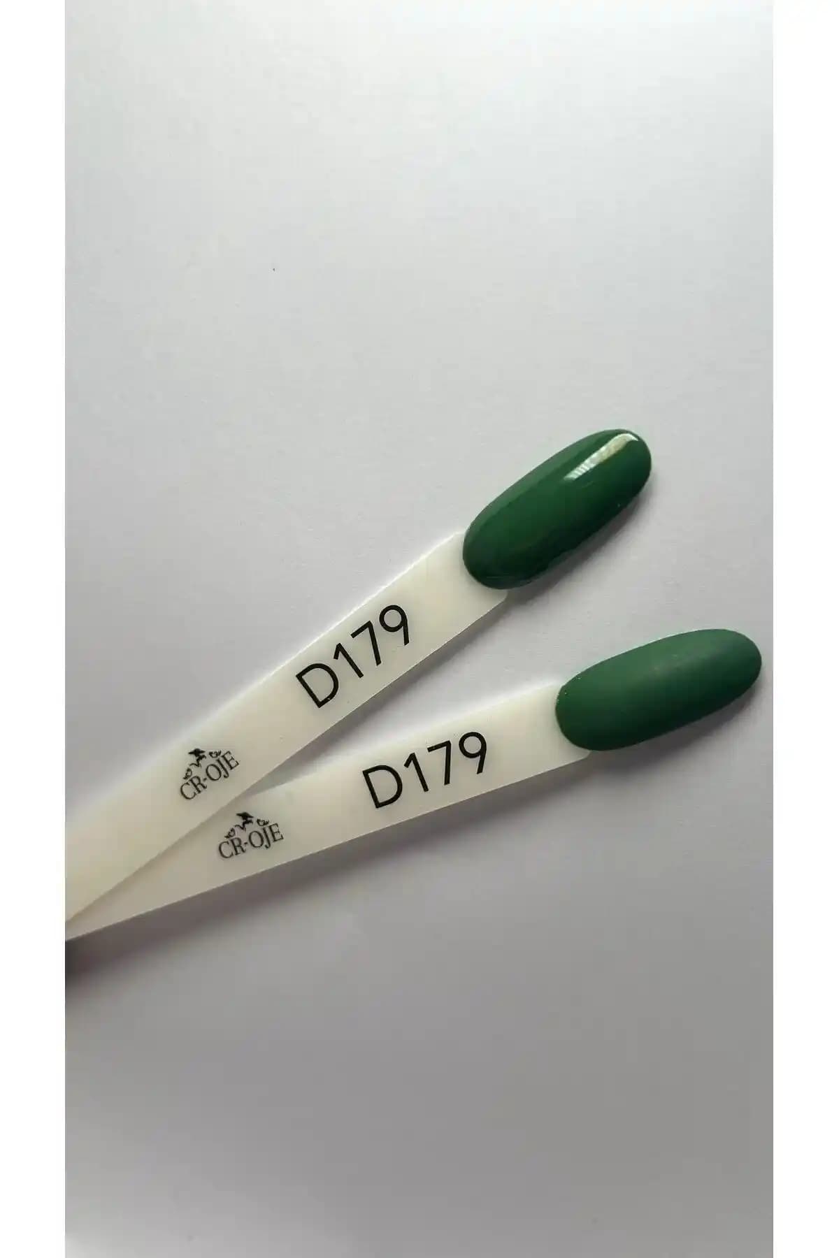 Koyu Yeşil Oje: Derin Tonlarıyla Estetik ve Kalıcı Tırnak Bakımı Seçenekleri