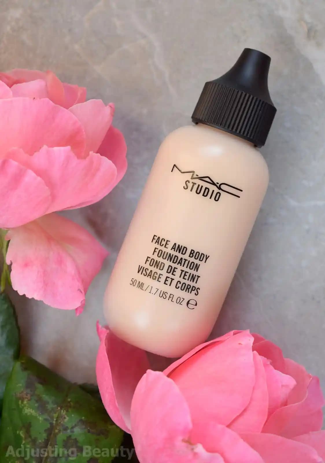 MAC Face and Body: Doğal ve Hafif Kapatıcılıkla Günlük Makyajın Sırrı